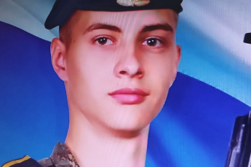 В Брянске простятся с 24-летним бойцом Андреем Родненковым