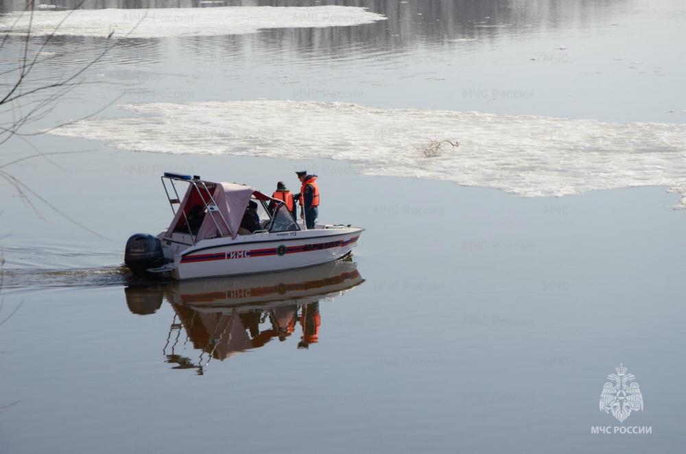 Третий месяц надежды. Брянцам показали кадры поисков мальчика в Десне
