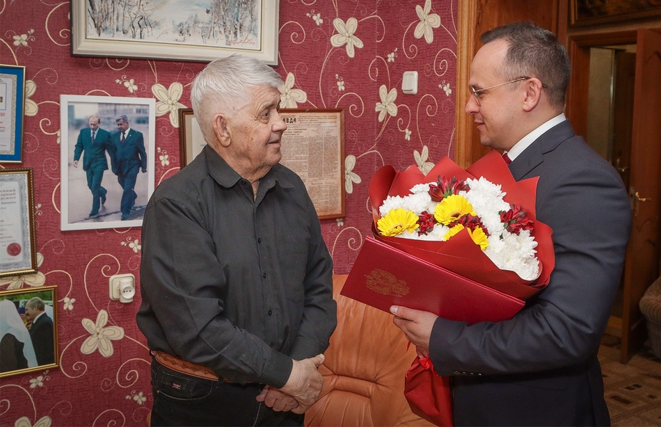 Глава Советского района Брянска поздравил Юрия Лодкина с 88-летием