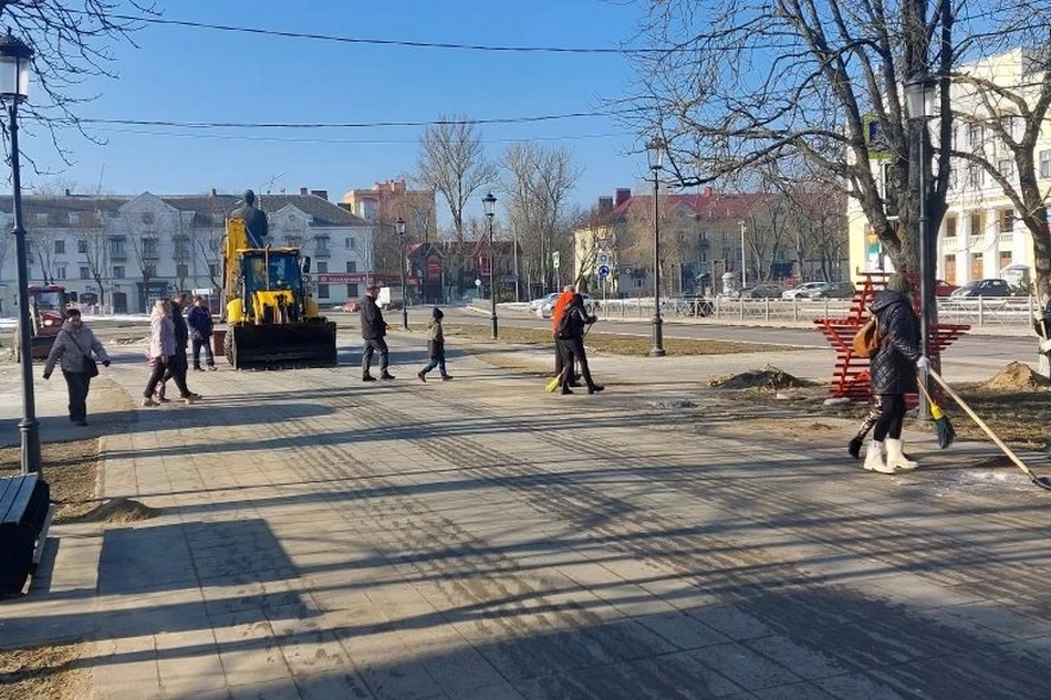 Месячник по благоустройству. Жителей Брянска пригласили на субботники