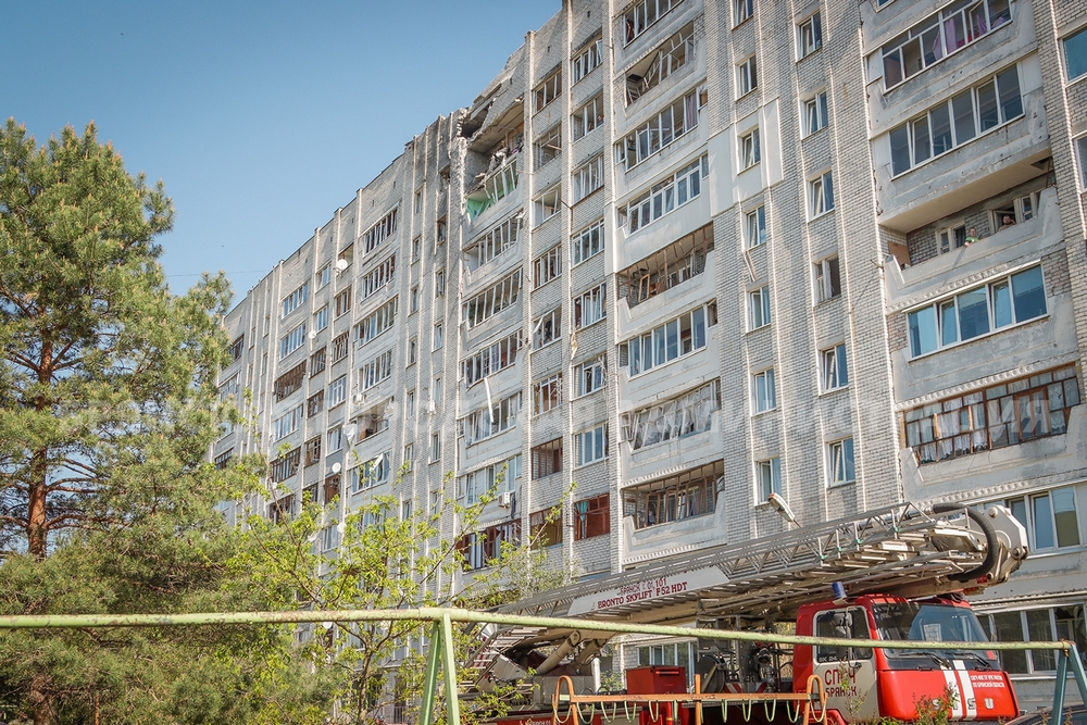 На Автозаводце в Брянске устраняют последствия ночного удара ВСУ