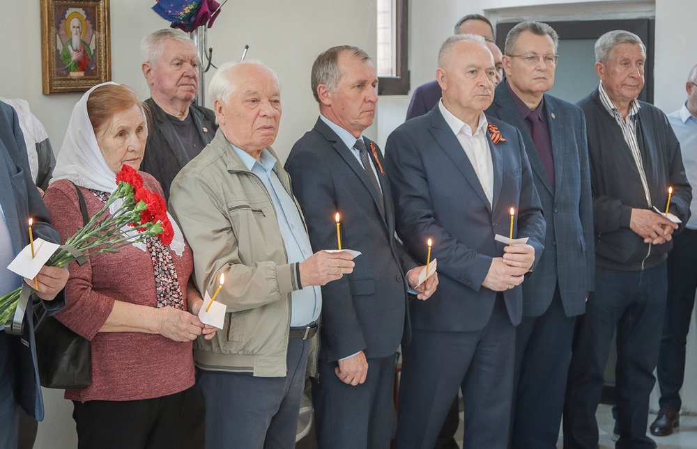 Брянские власти проводили Анатолия Вохрушенкова в последний путь