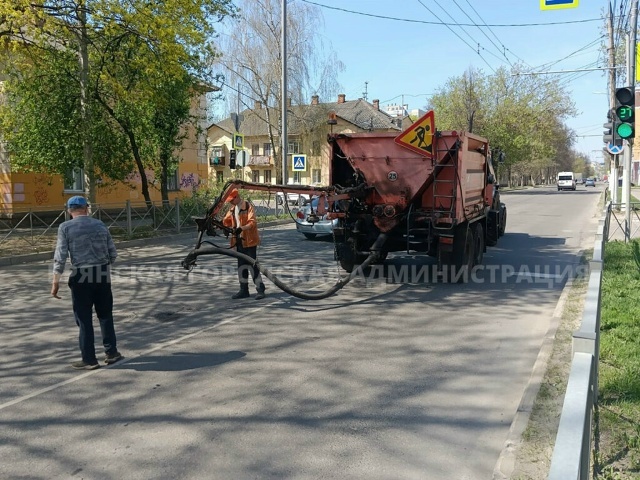 В Брянске с начала года отремонтировали более 22 тысяч квадратных метров дорог