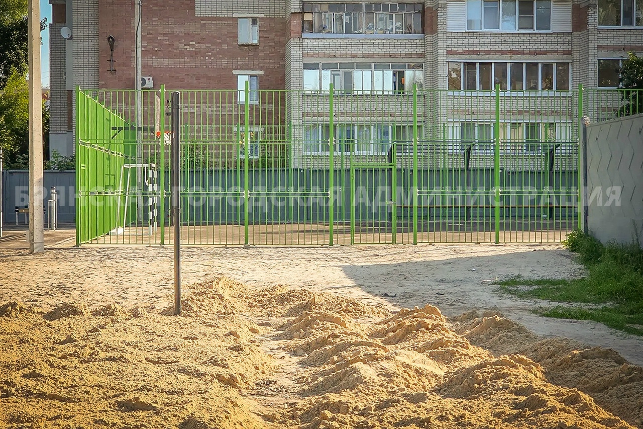 В Брянске готовят к открытию «умную» спортплощадку с бесплатным доступом