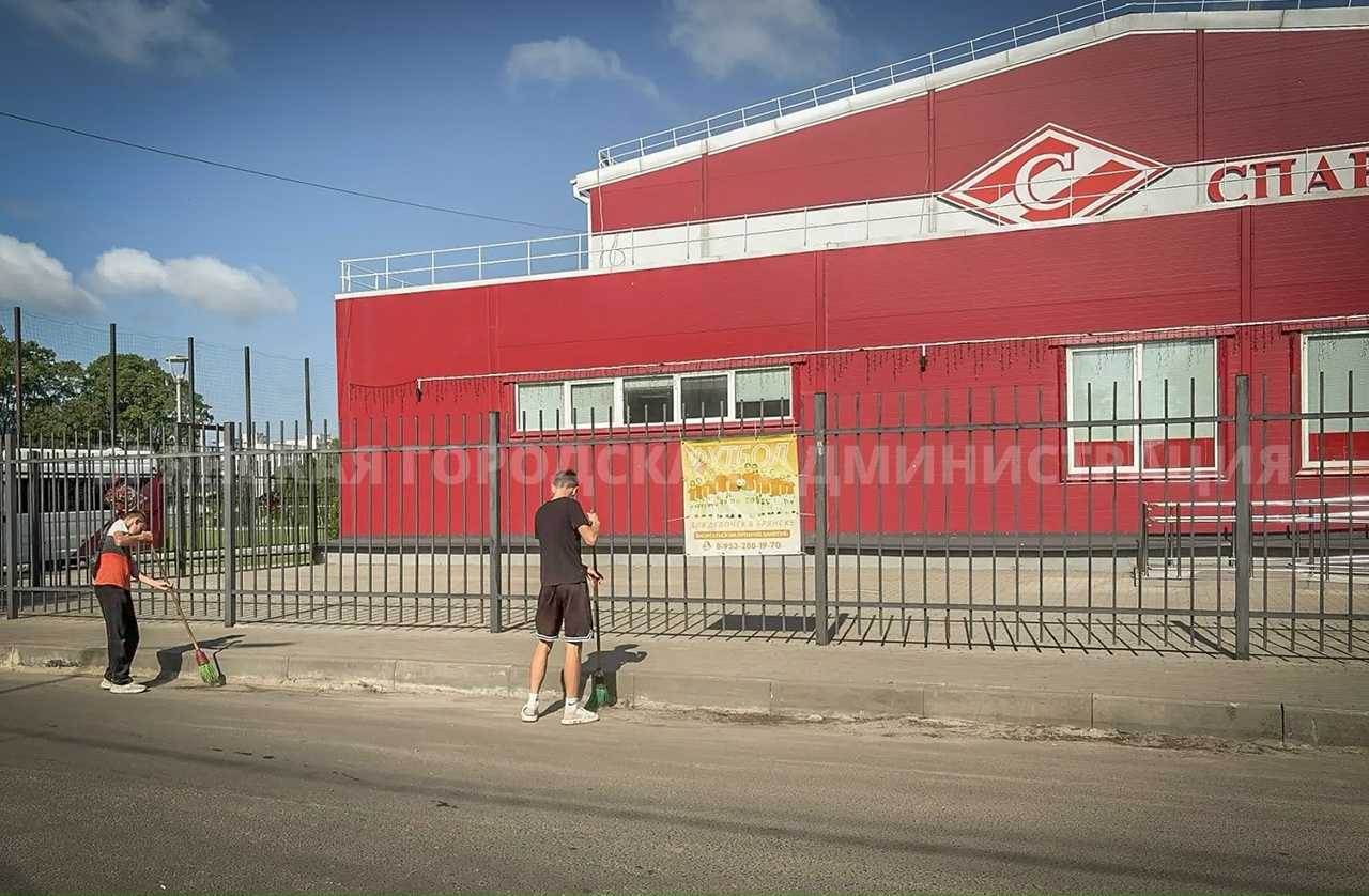 Брянские подростки заработают летом: трудоустроены почти 1300 школьников