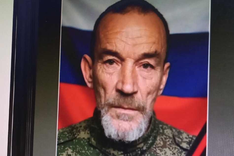 В Клинцах сегодня простятся с бойцом Владимиром Козловым