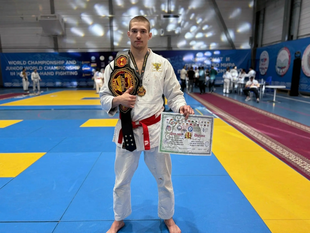 Брянец стал двукратным чемпионом мира по рукопашному бою