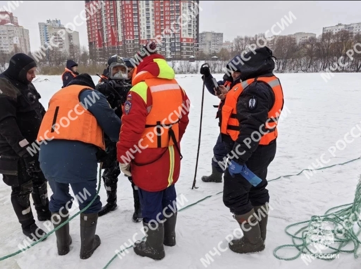 Маленьких брянцев, провалившихся под лёд, ищут уже 8 дней