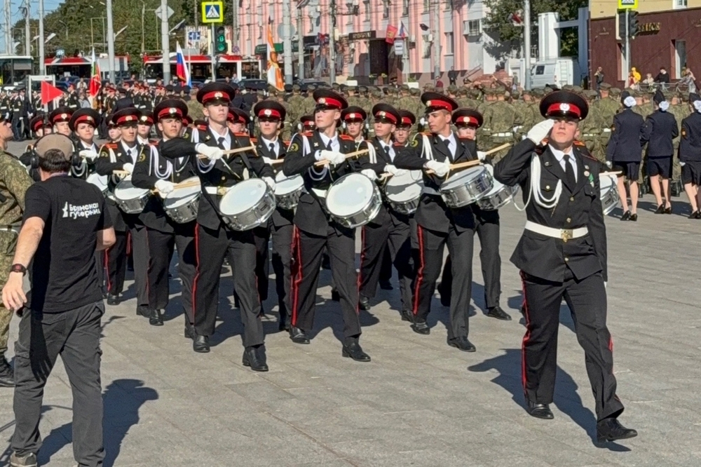 День города. Руководители Брянщины возложили цветы к Вечному огню