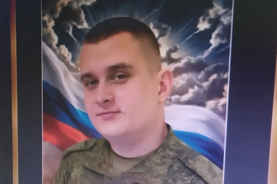 Жители Клинцов проводили бойца Владислава Коваленко в последний путь