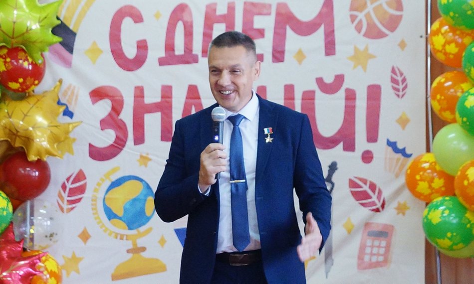 В школе №1 Климовского района начался учебный год и продолжился ремонт