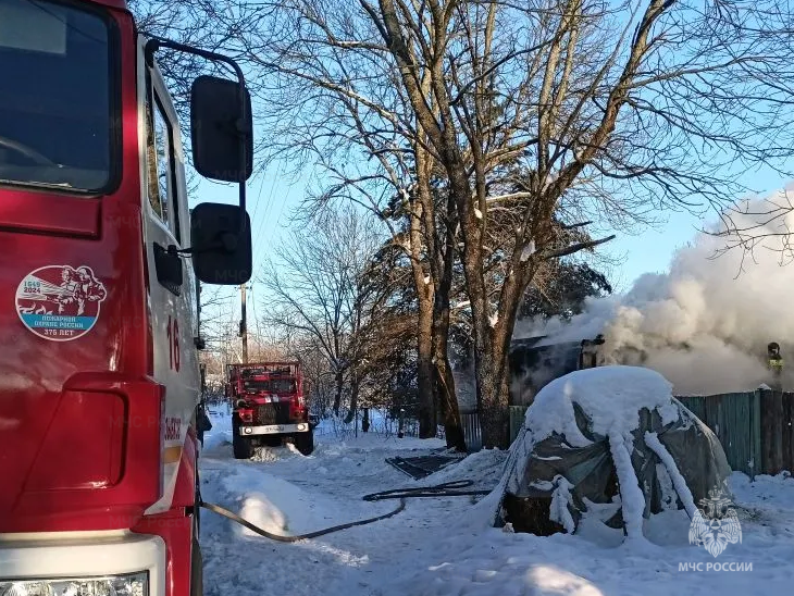 Под Новозыбковом на Брянщине на пожар мчались две спецмашины