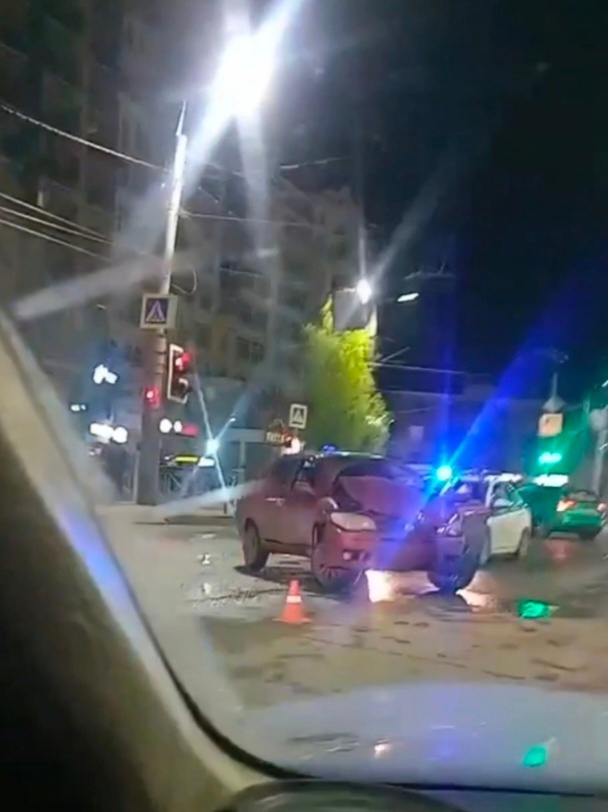 Сегодня ночью в Брянске в Бежицком районе произошло ДТП