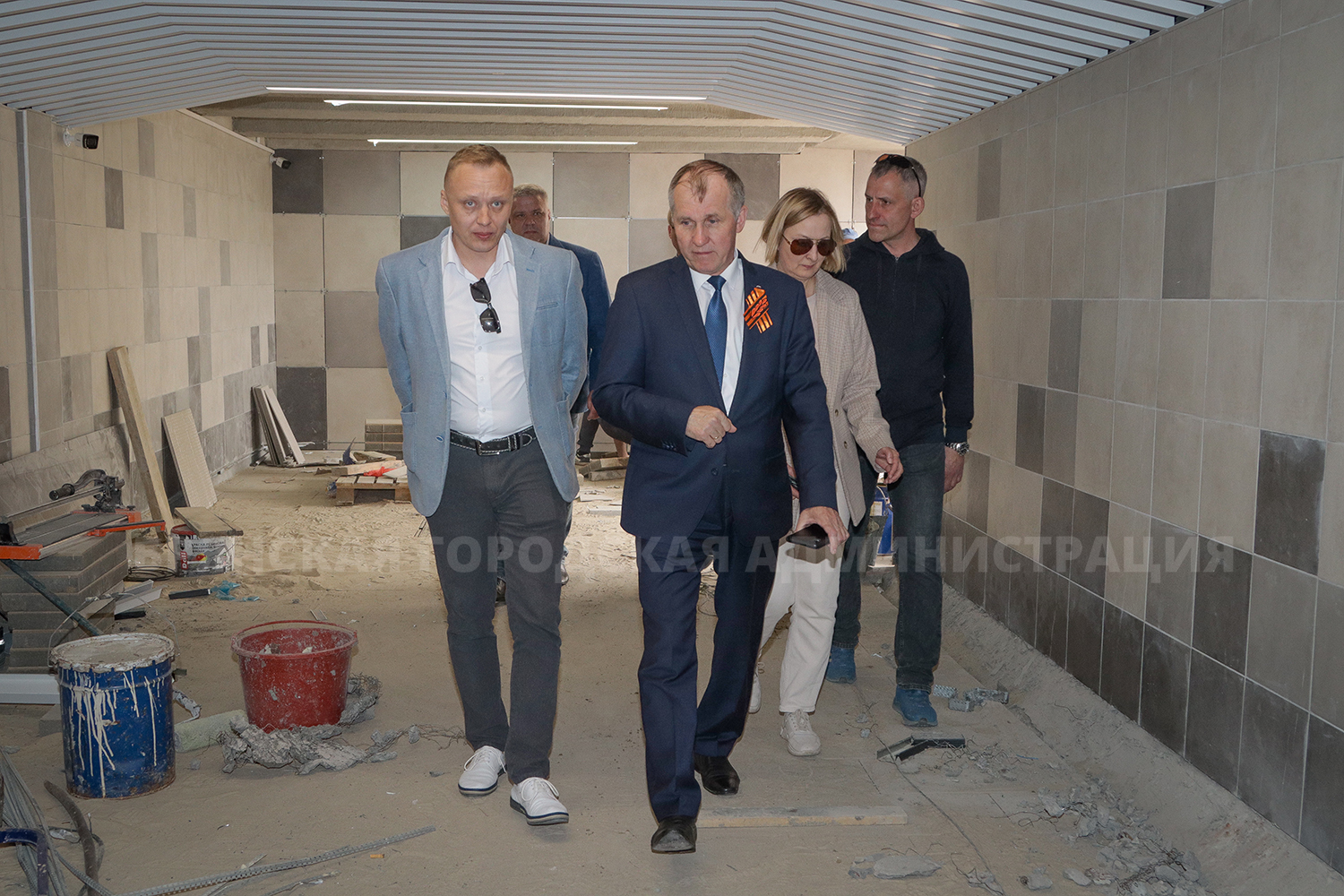 Глава брянской городской администрации лично проверил ход ремонта подземного перехода