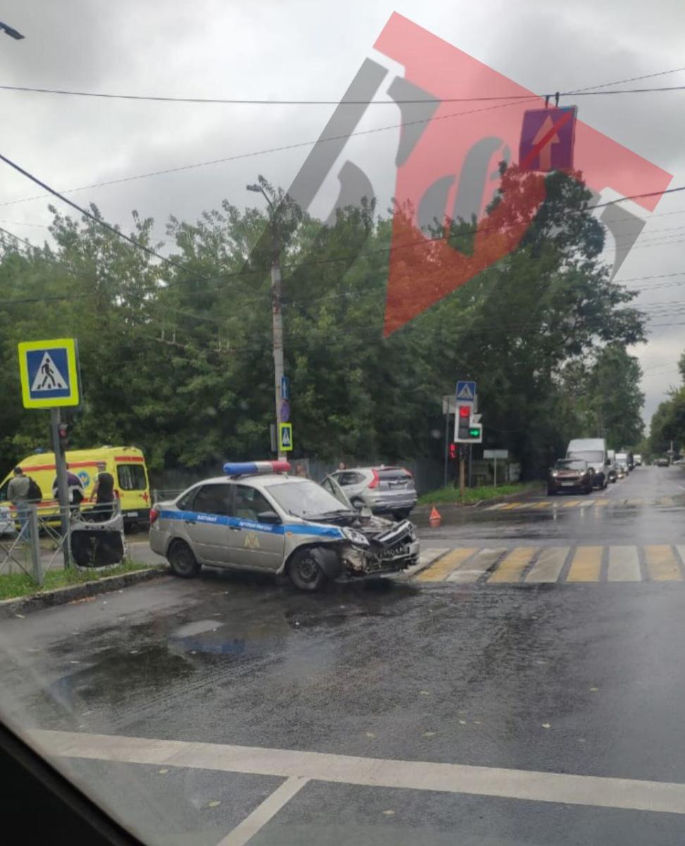 В Советском районе Брянска произошло ДТП с участием полицейской машины