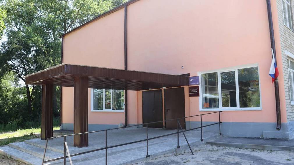 В Погарском районе Брянка реконструировали Дом культуры