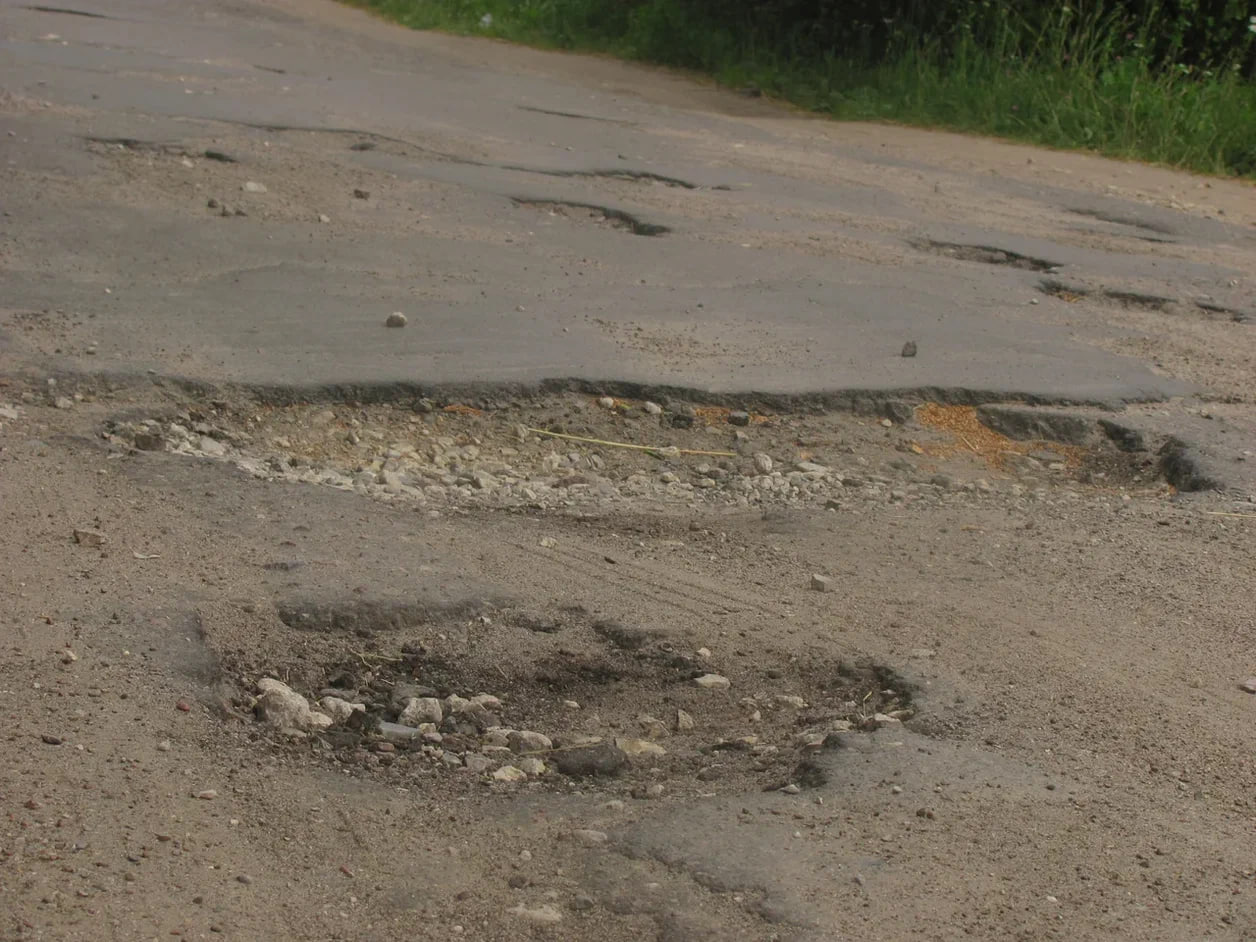 Прокуратура Брянской области потребовала устранить дорожные ямы