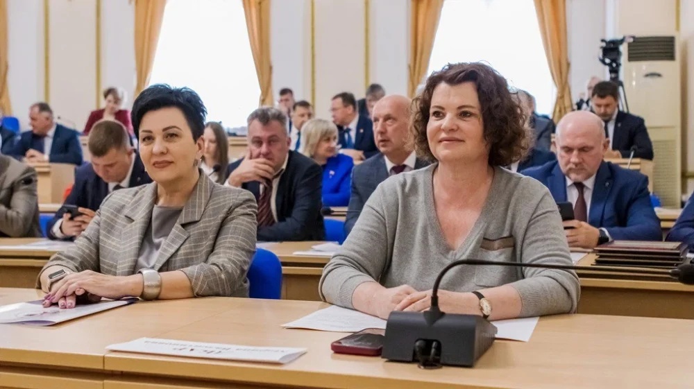 Сегодня в День местного самоуправления руководители Брянска поздравили чиновников с праздником