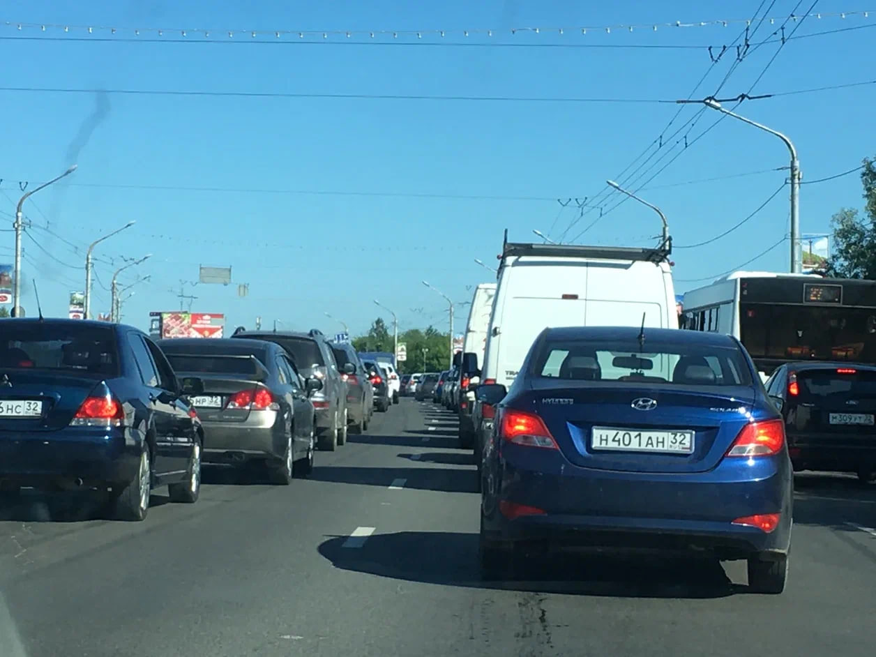 В Брянске 17 водителей получили штрафы за слишком тёмные окна у автомобиля