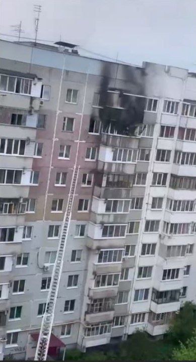 На Московском проспекте загорелась квартира