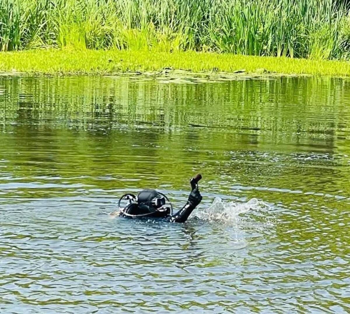 Вчера брянские водолазы нашли в реке пистолет